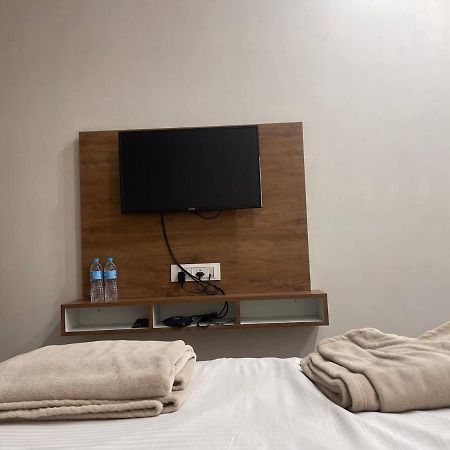 Hotel Nilkanth Navsari 外观 照片