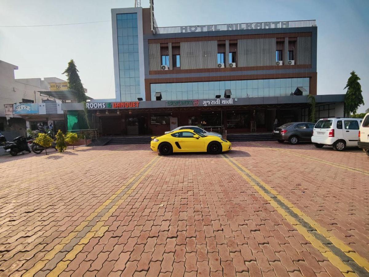 Hotel Nilkanth Navsari 外观 照片