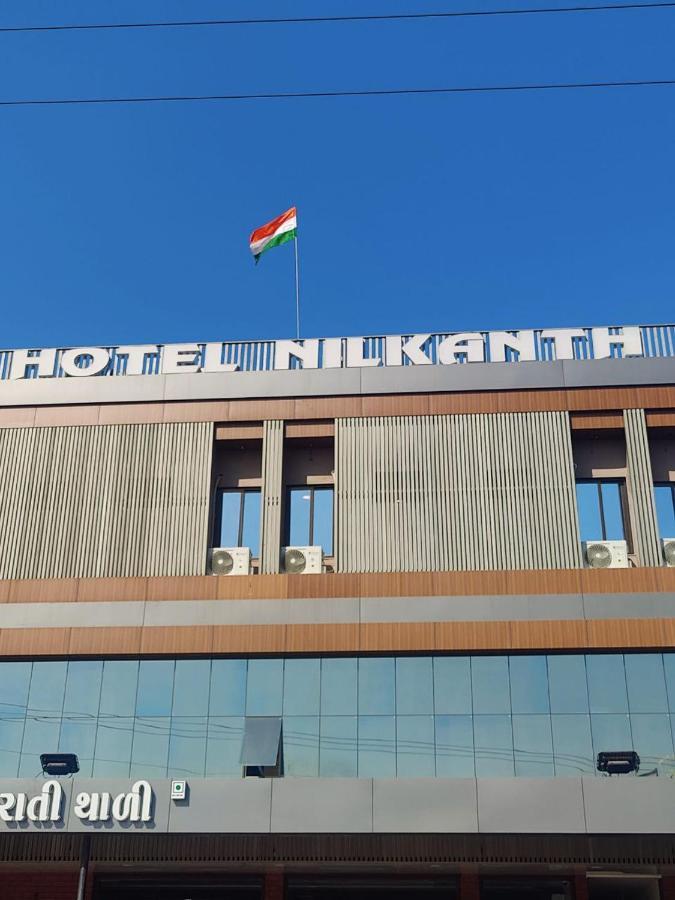 Hotel Nilkanth Navsari 外观 照片