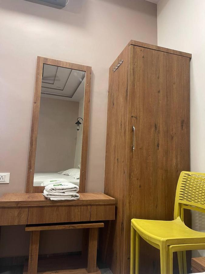 Hotel Nilkanth Navsari 外观 照片