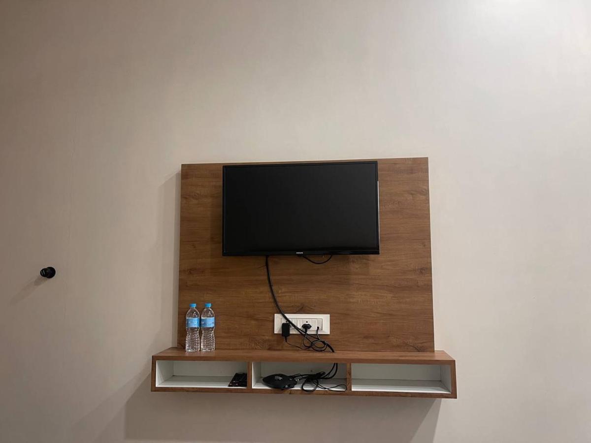 Hotel Nilkanth Navsari 外观 照片