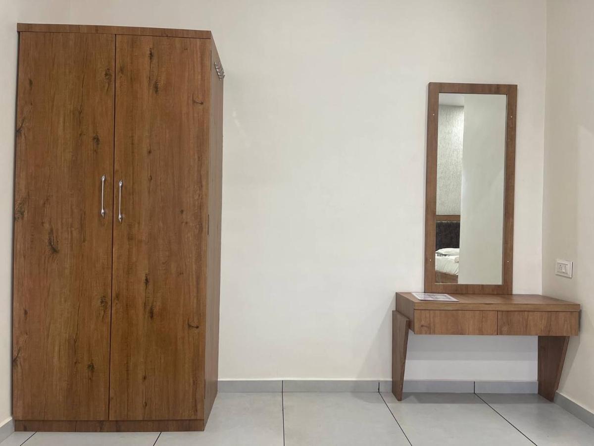 Hotel Nilkanth Navsari 外观 照片