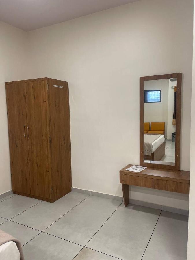 Hotel Nilkanth Navsari 外观 照片