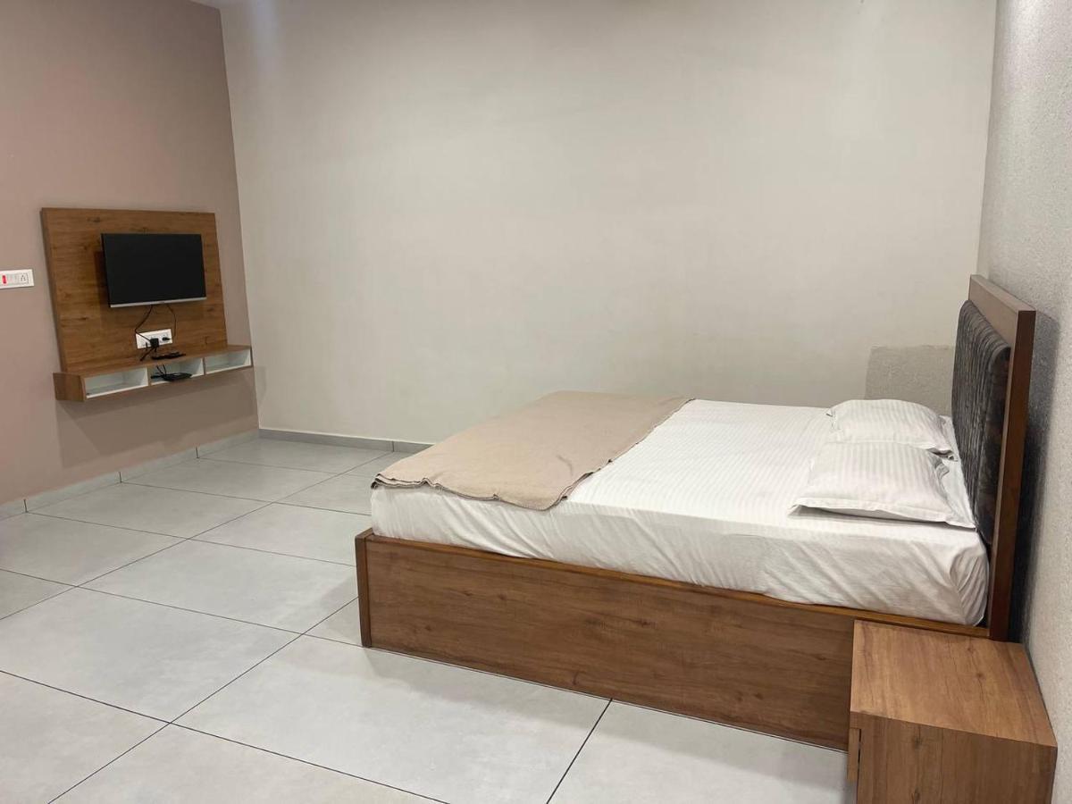 Hotel Nilkanth Navsari 外观 照片